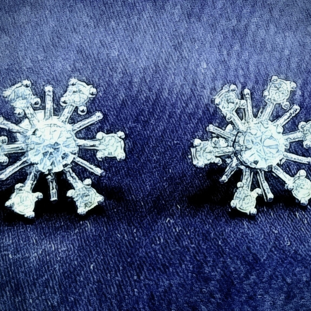 Vintage AVON Rhinestone Snowflake Stud Earrings